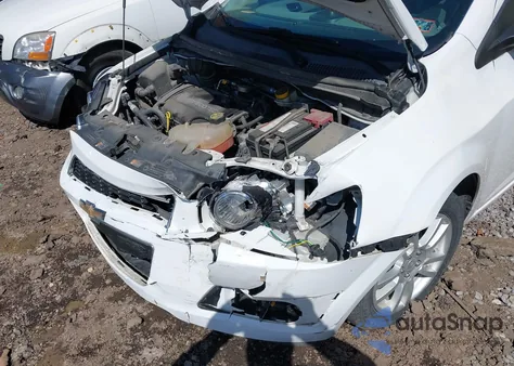 2015 Chevrolet Sonic Lt Auto из США, поврежденный, VIN 1G1JC5SG5F4147301